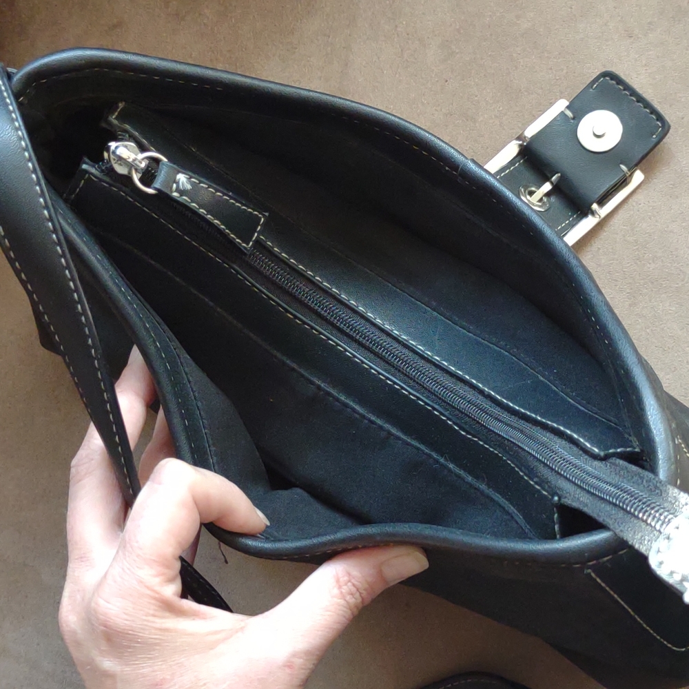 Relic Black Purse/Handbag - Picture 9 of 10